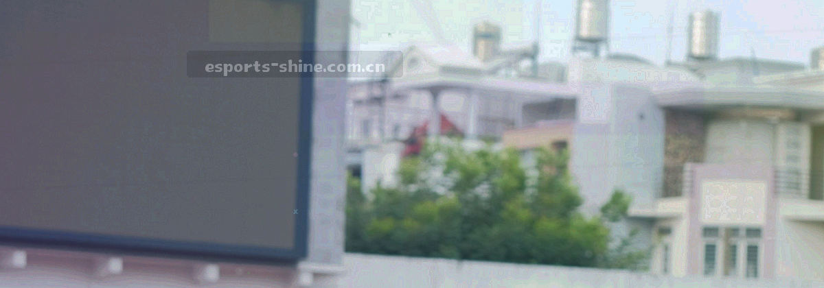 由数据点阵与淡色线条构成的抽象页头纹理，呼应赛程数据流的视觉氛围